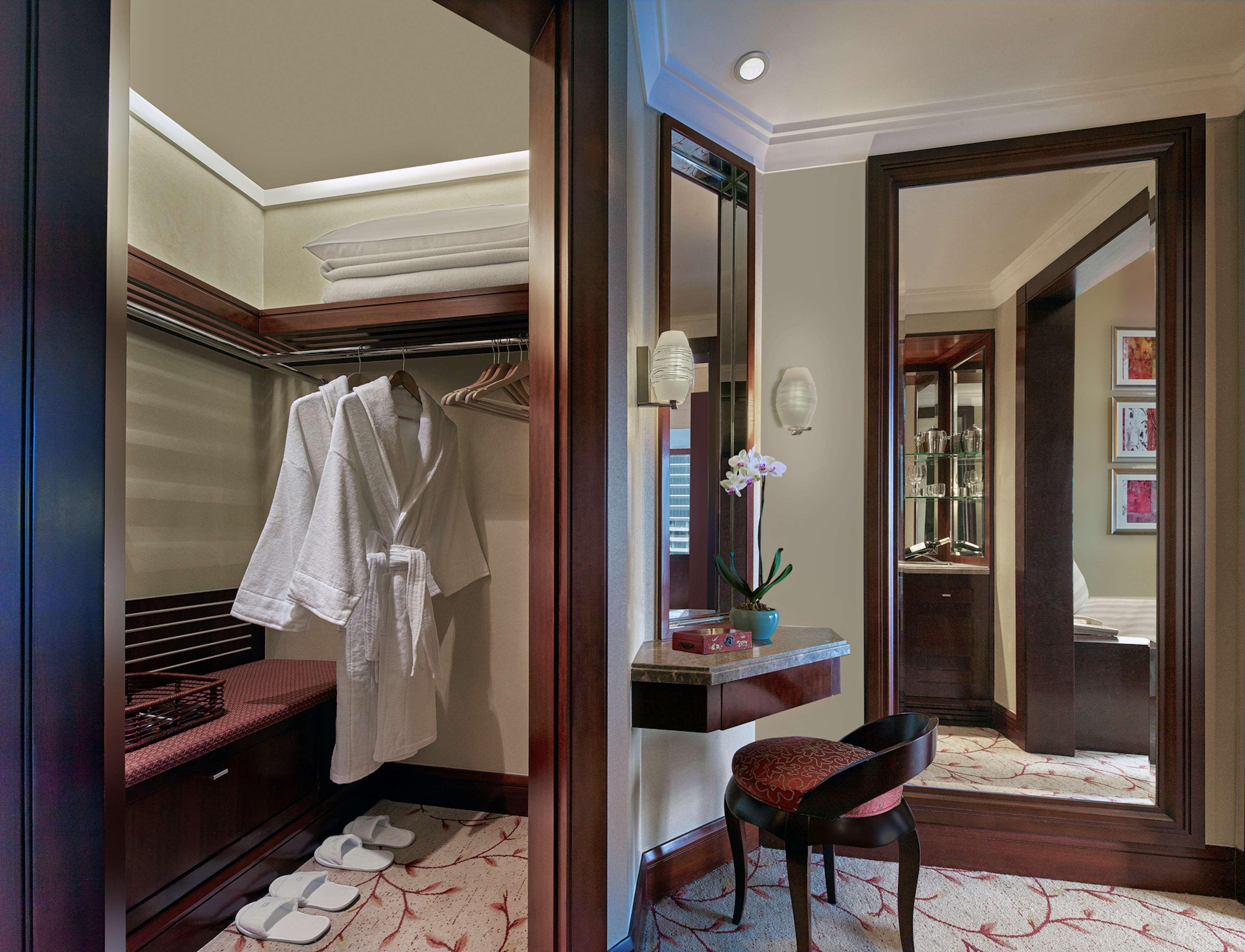 Hotel Futian Shangri-la, Shenzhen,near To Convention&exhibition Centre, Futian Railway Station 5*